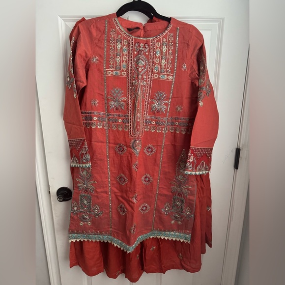 Sapphire : Embroidered Kurta in Red ( 2 piece ) - Picture 4 of 7